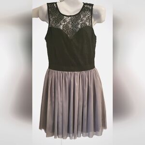 Studio Y cocktail dress size 9/10